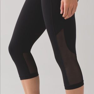 Lululemon Gear Up Crop 17”